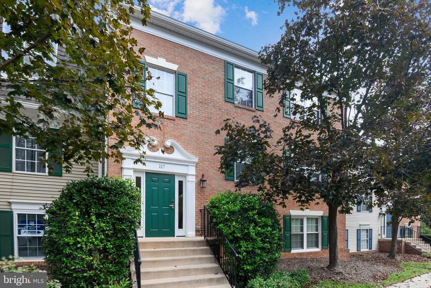 Recently renovated 2 Bedroom/1 Full Bath in Fox Chapel at Tudor Knolls. Freshly painted, NEW hardwood style laminate flooring throughout, NEW Stove,, Updated bathroom with NEW Vanity, Sink & Toilet. Kitchen has granite countertops and spacious eat in area. Ready to be lived in! Assigned Parking Space with lots of open parking. Community amenities: outdoor pool, club house, tennis court, tot lot. Excellent location: easy access to historic downtown Leesburg, WO&D Trail, the Outlets, Routes 7, 15 and the Greenway. Great investment or home.