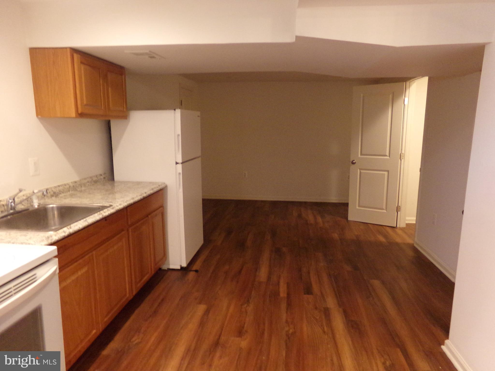 RAMBLING HILLS - Residential Lease