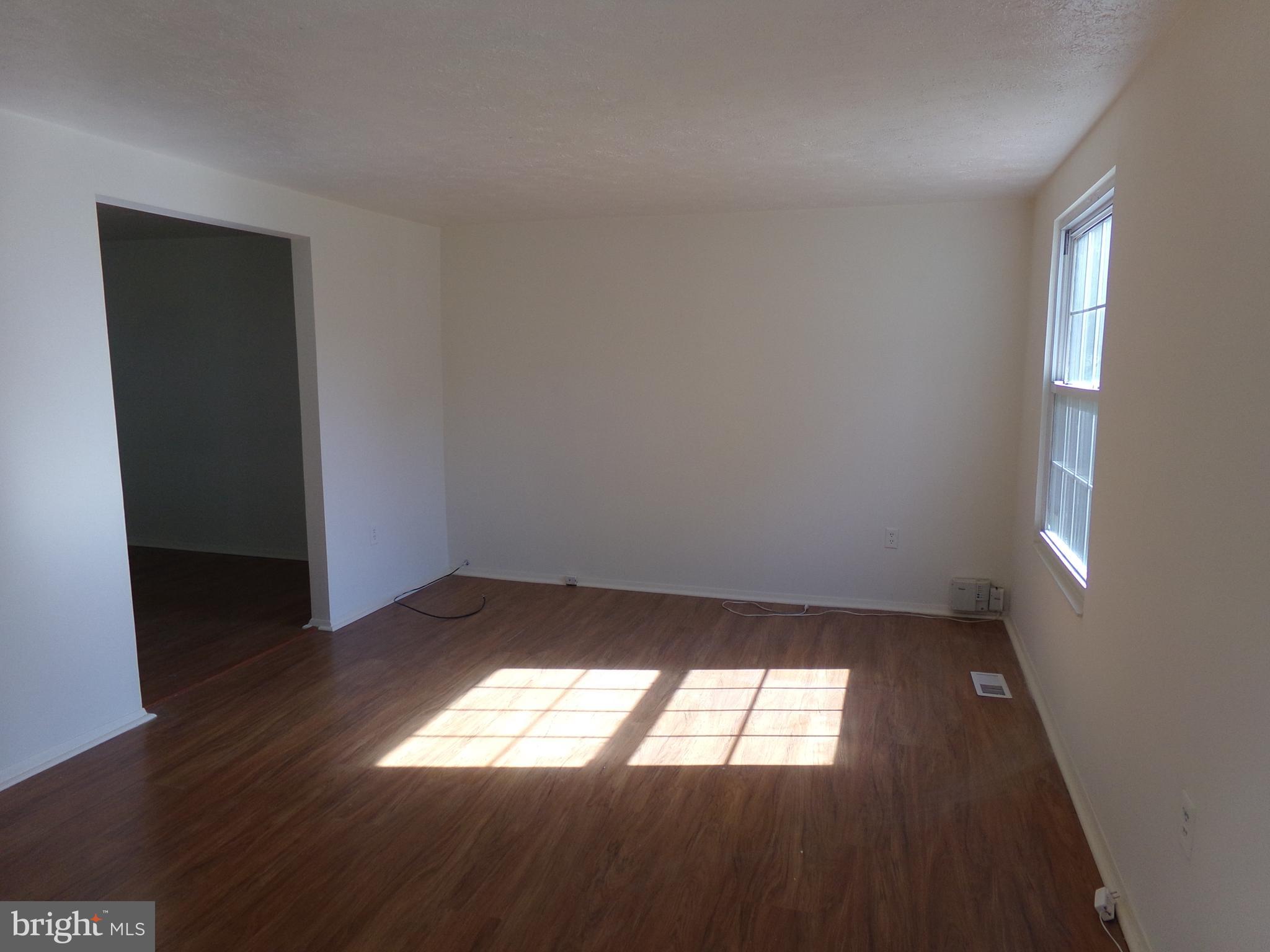 RAMBLING HILLS - Residential Lease