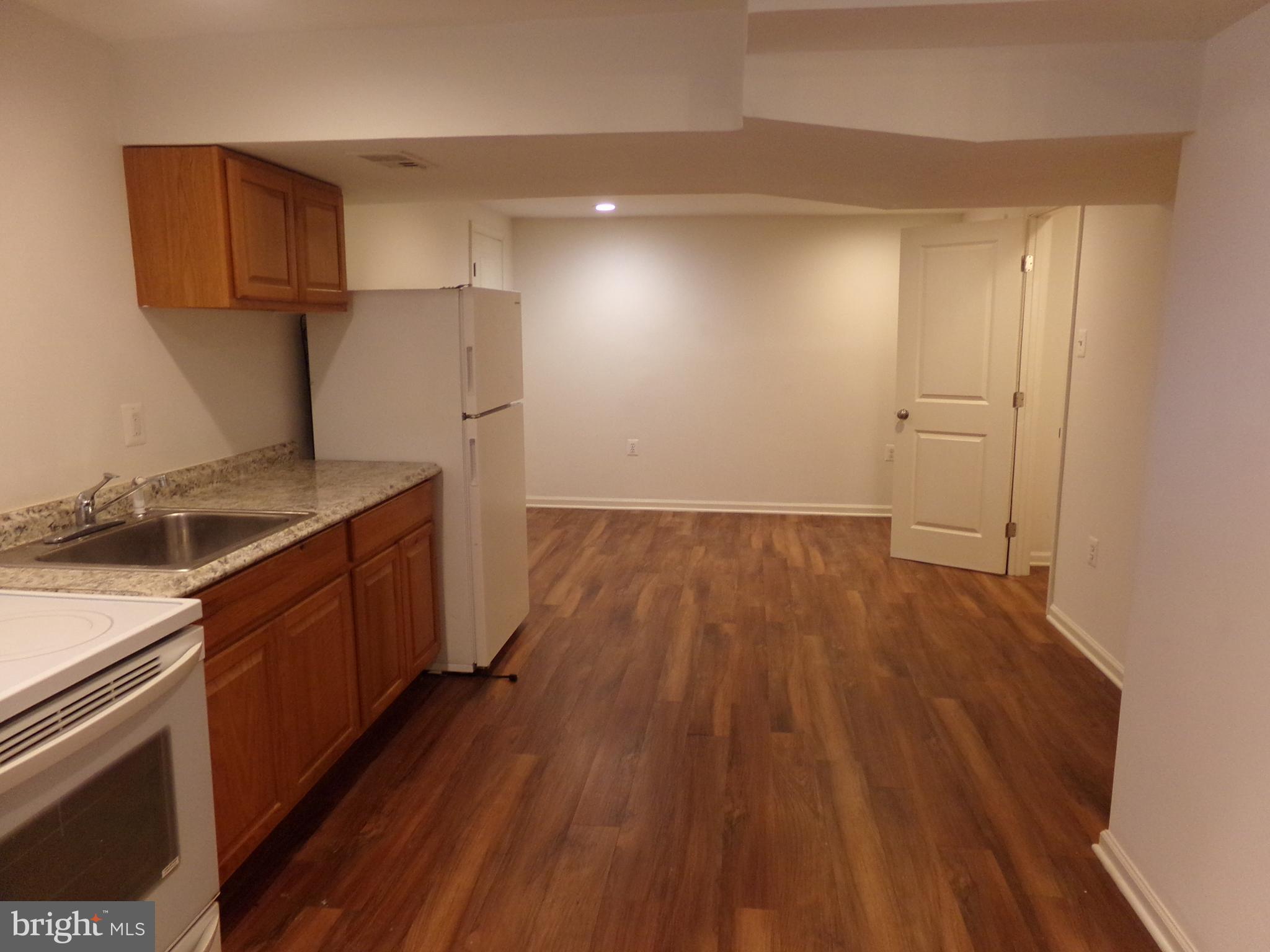 RAMBLING HILLS - Residential Lease