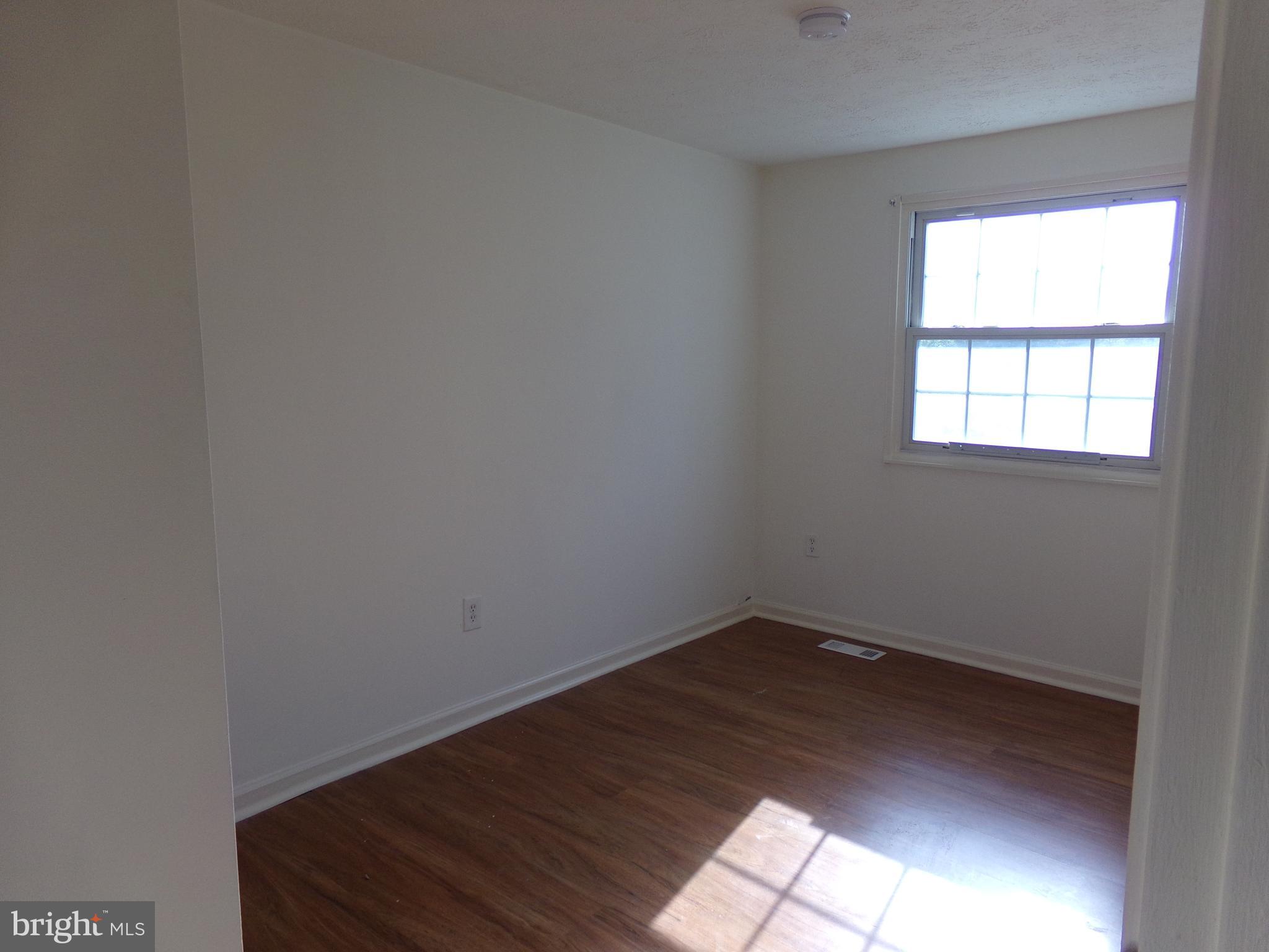 RAMBLING HILLS - Residential Lease