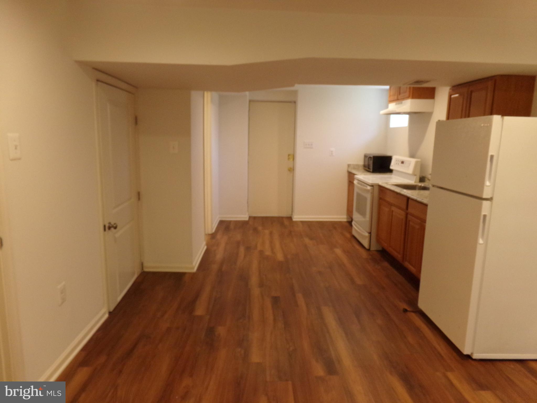 RAMBLING HILLS - Residential Lease