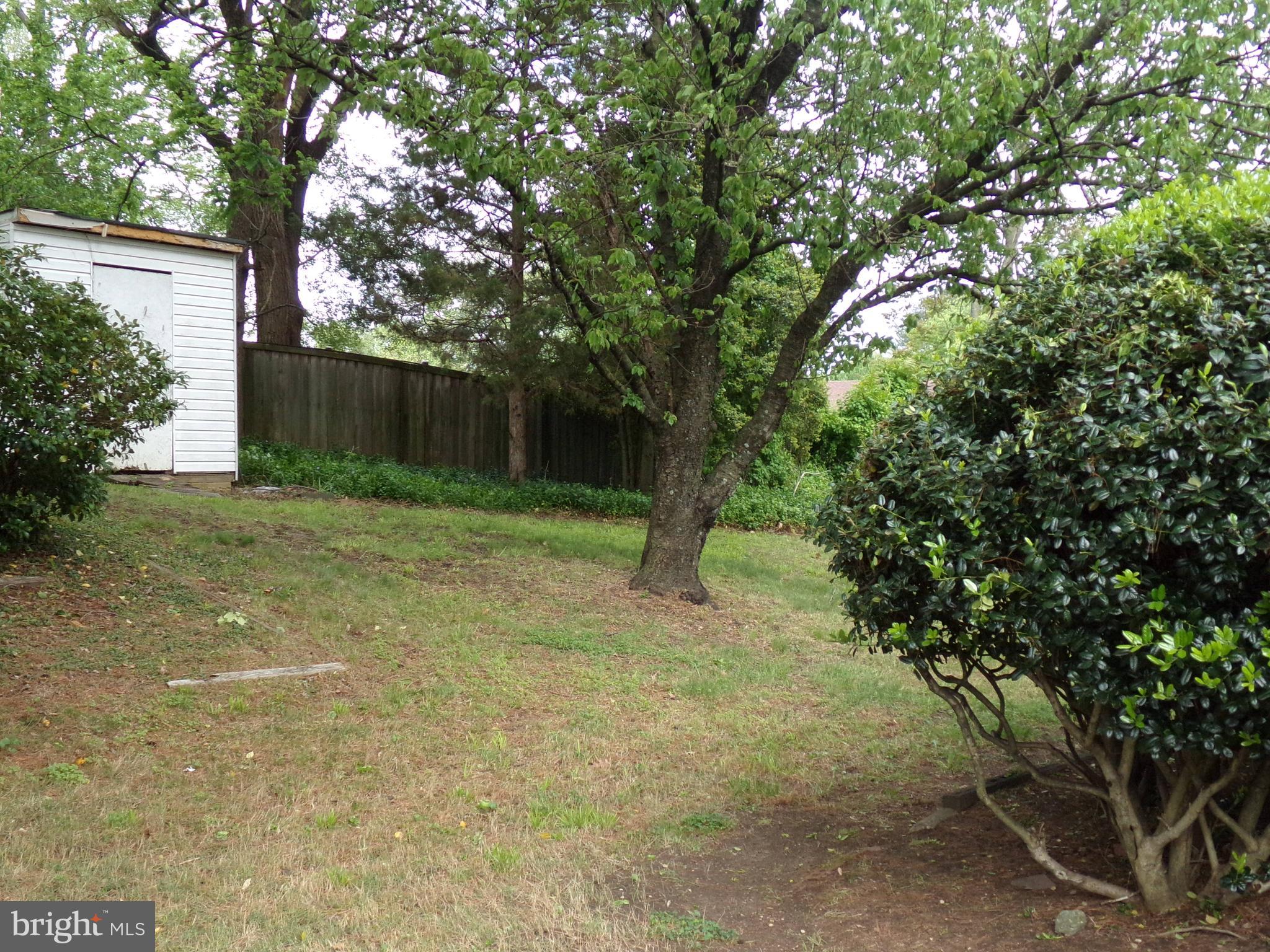 RAMBLING HILLS - Residential Lease