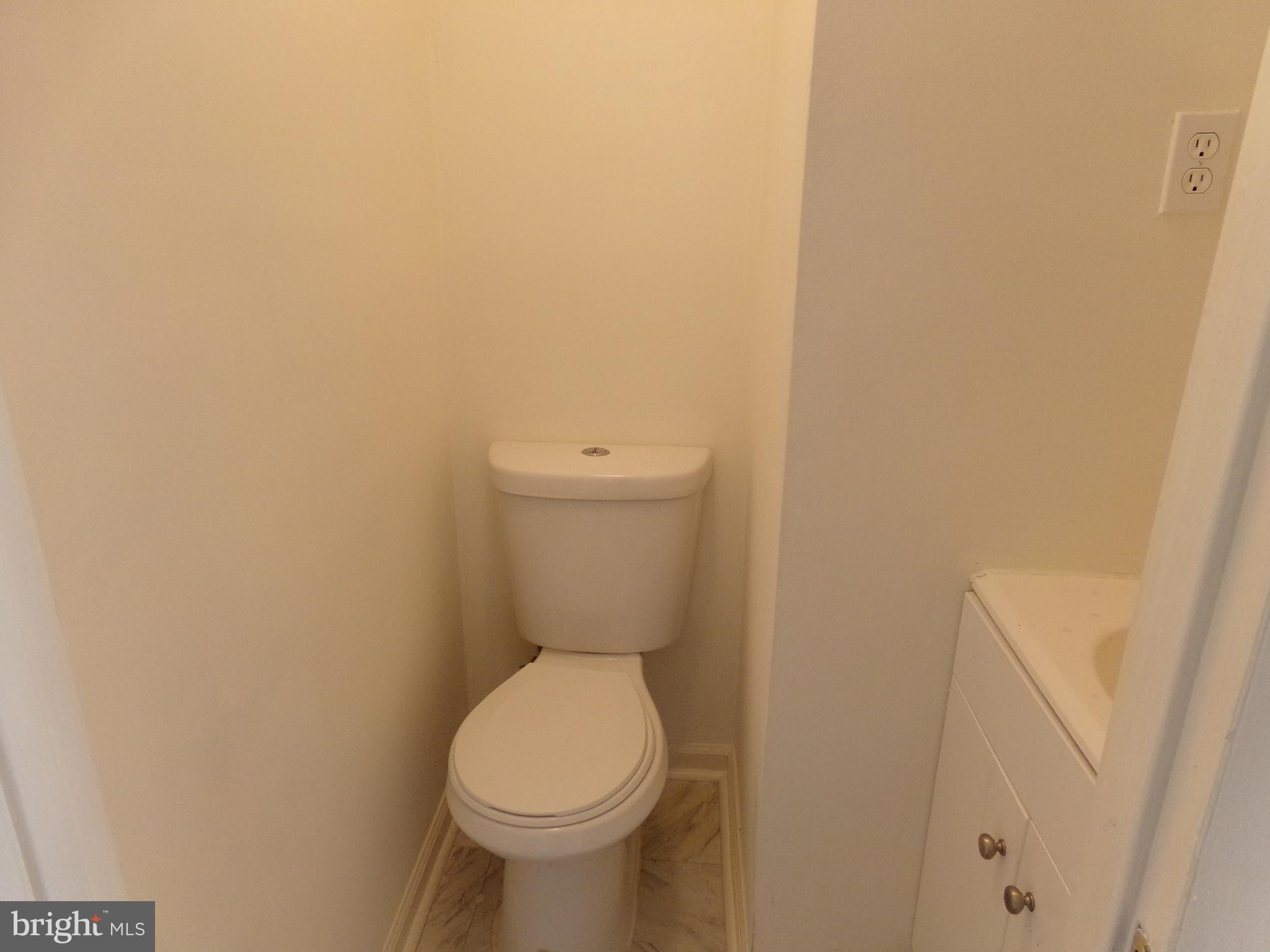 RAMBLING HILLS - Residential Lease