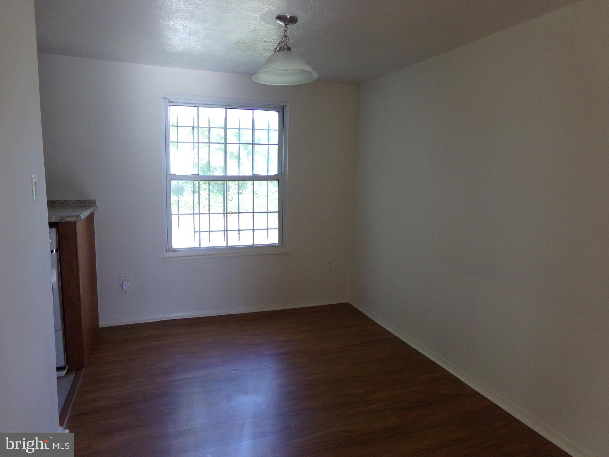 RAMBLING HILLS - Residential Lease