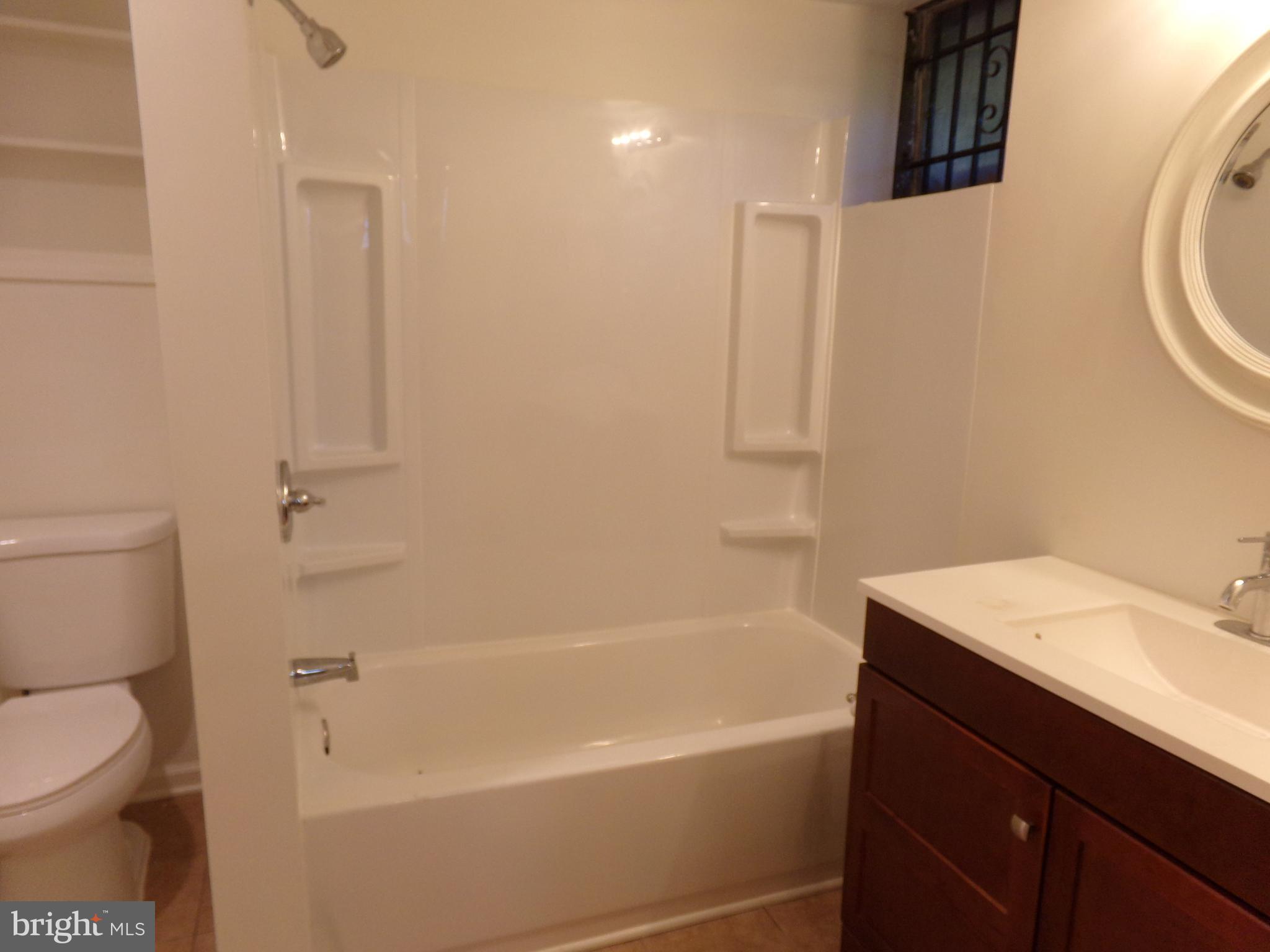 RAMBLING HILLS - Residential Lease