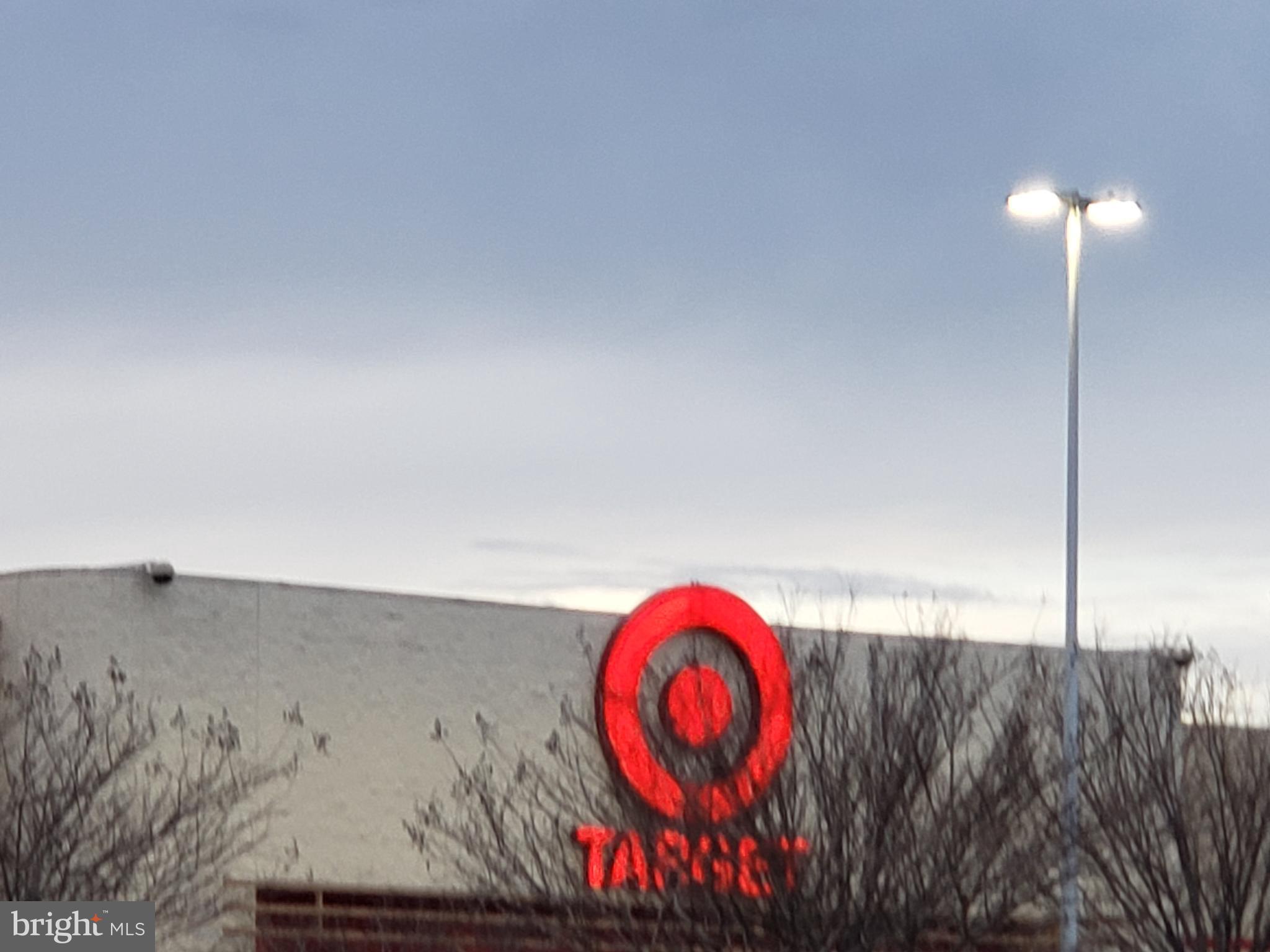 RAMBLING HILLS - Residential Lease