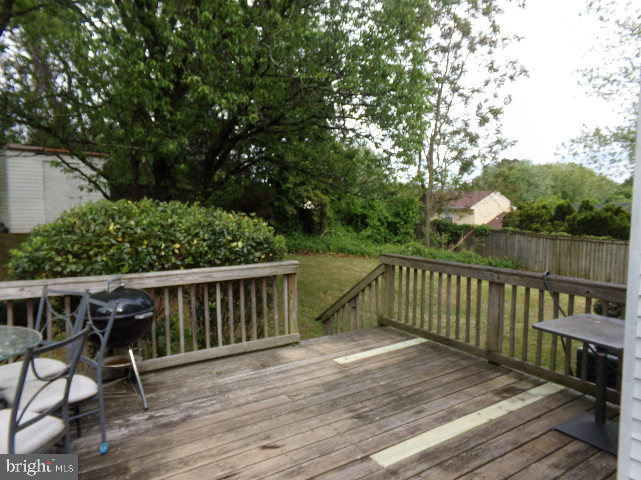 RAMBLING HILLS - Residential Lease