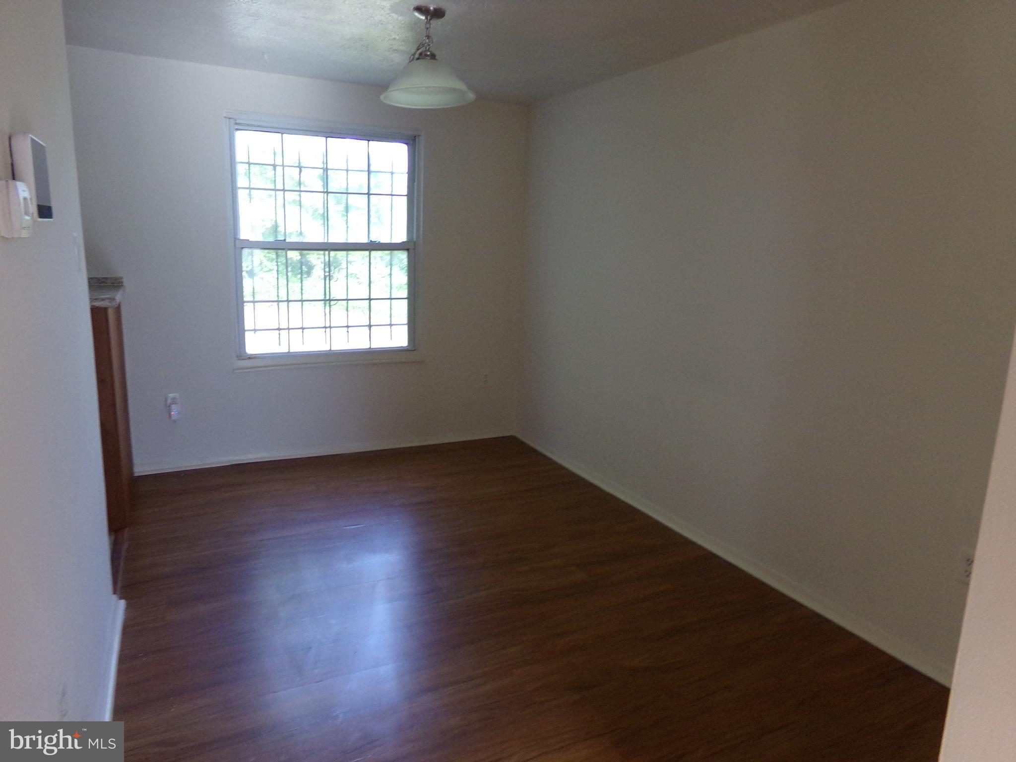 RAMBLING HILLS - Residential Lease