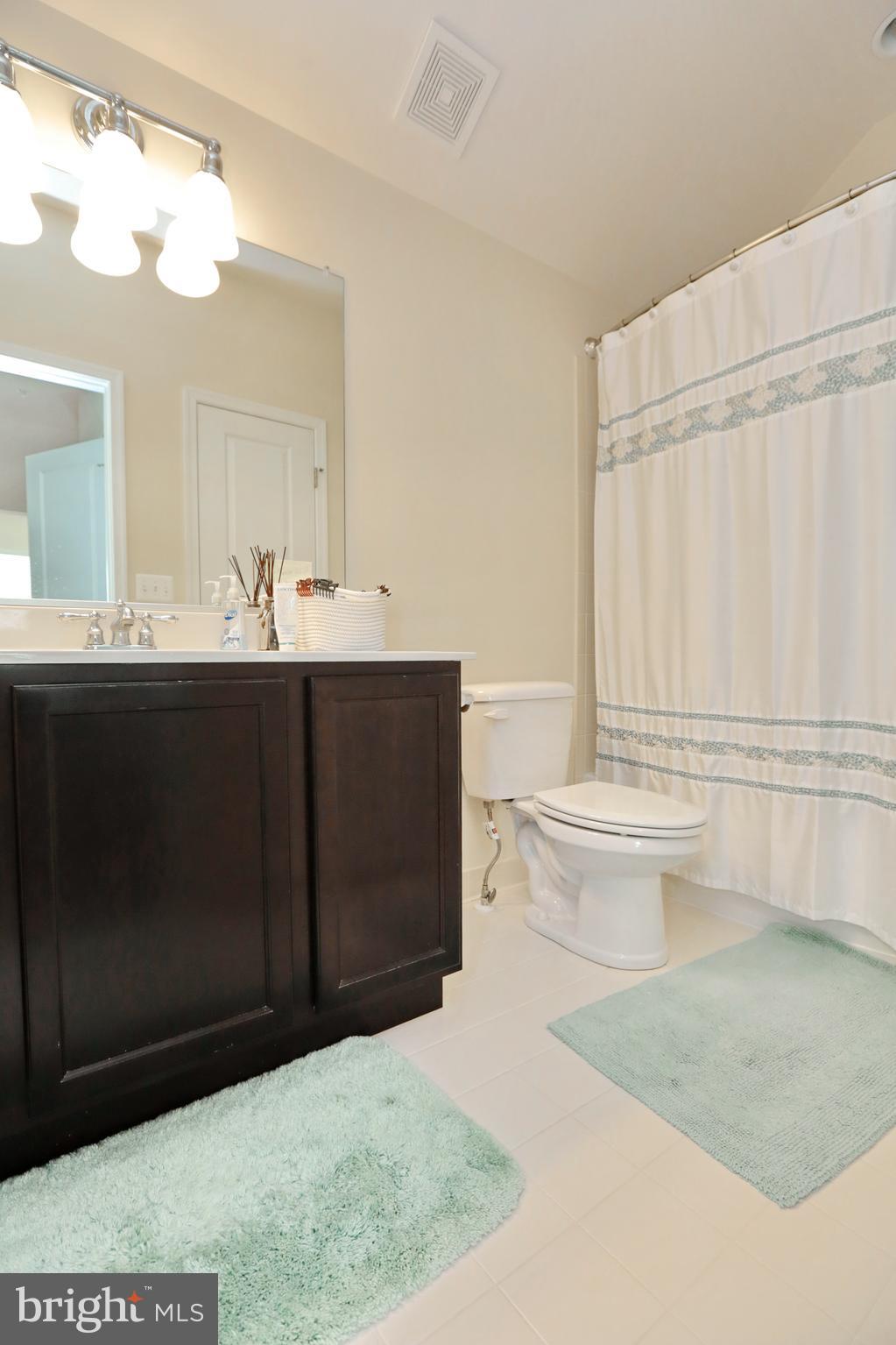 THE VILLAGES OF STEEPLEC - Residential Lease