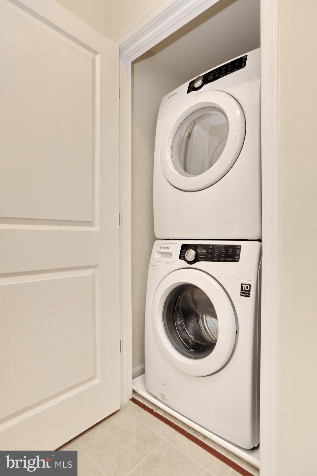 THE VILLAGES OF STEEPLEC - Residential Lease