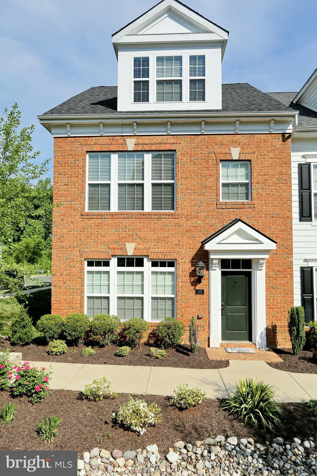 THE VILLAGES OF STEEPLEC - Residential Lease