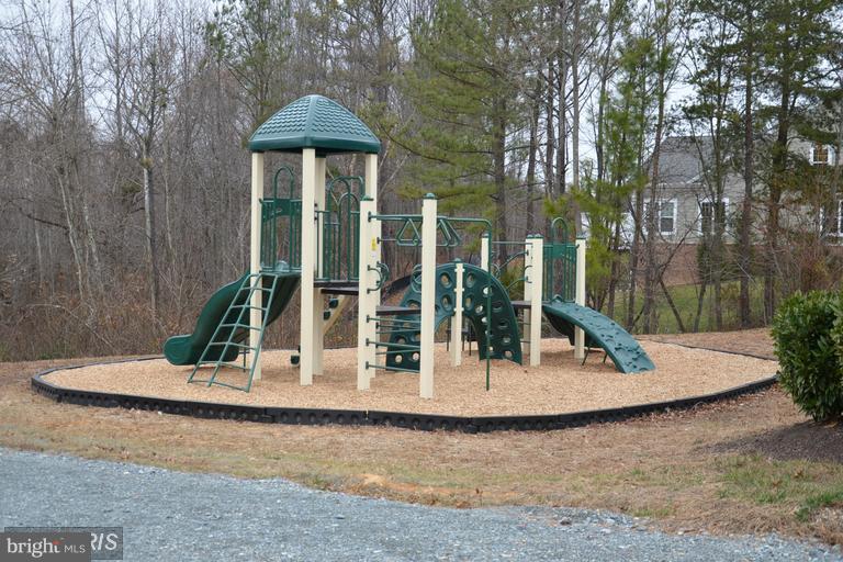 THE VILLAGES OF STEEPLEC - Residential Lease