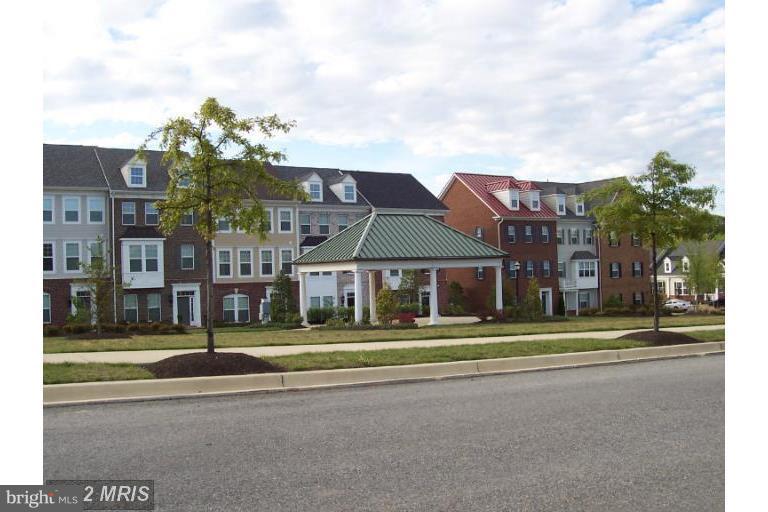 THE VILLAGES OF STEEPLEC - Residential Lease