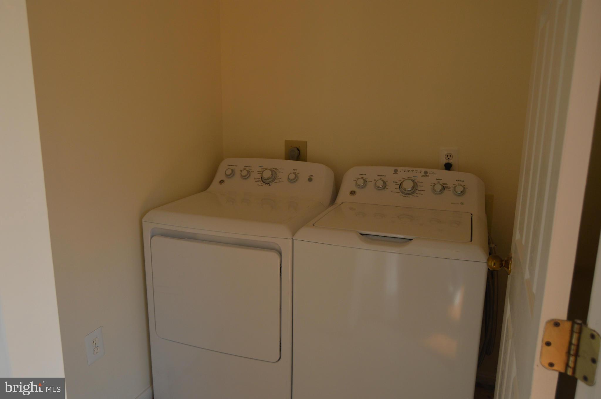 STONE RIVER - Residential Lease