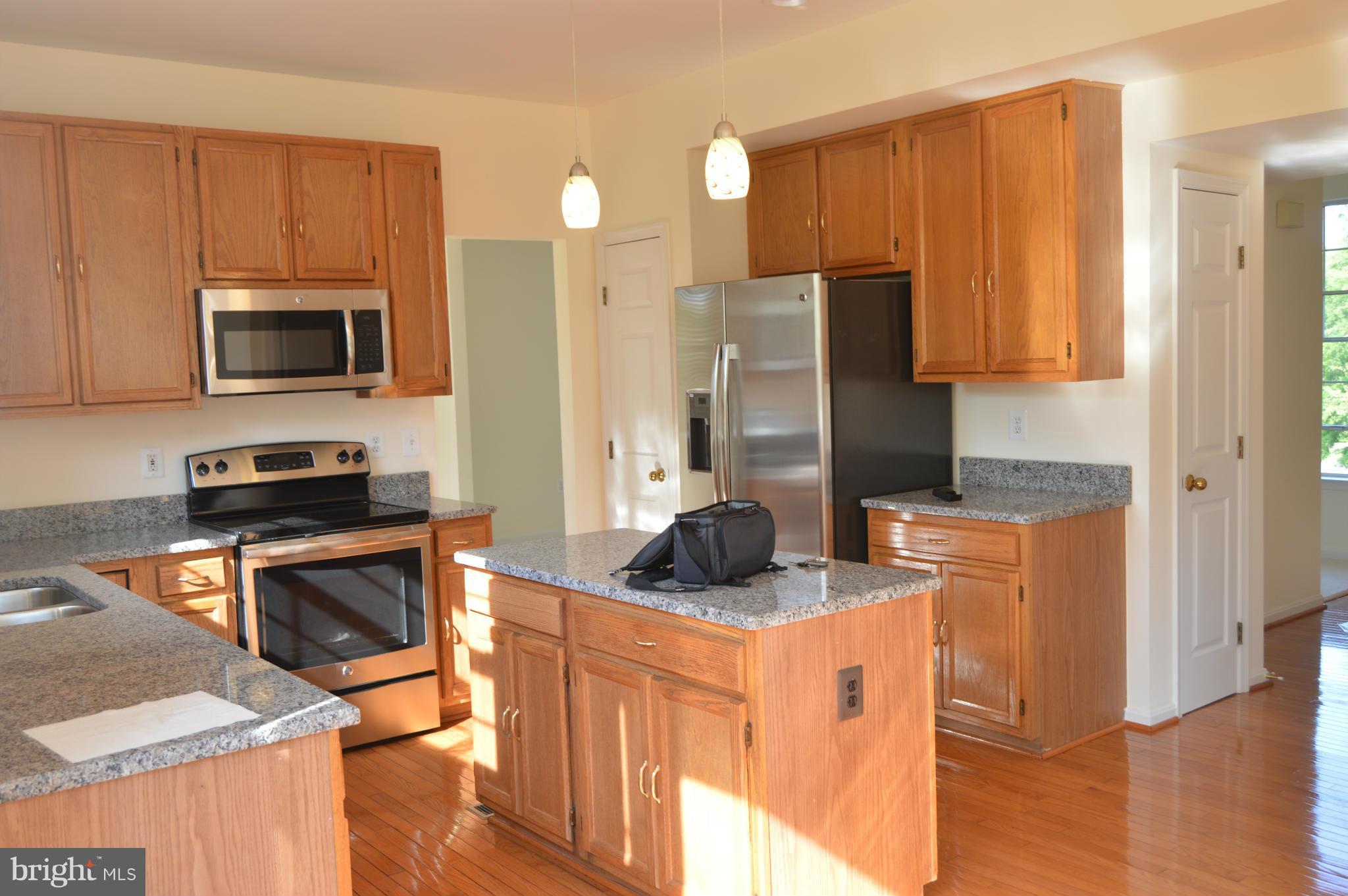 STONE RIVER - Residential Lease