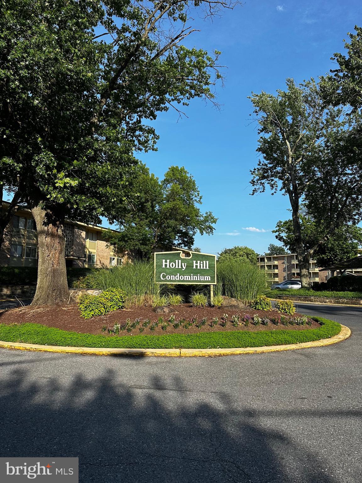 HOLLY HILL CONDOMINIUMS - Residential Lease