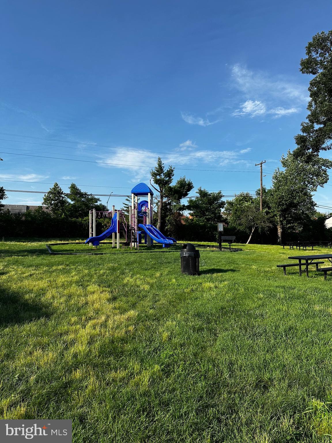 HOLLY HILL CONDOMINIUMS - Residential Lease