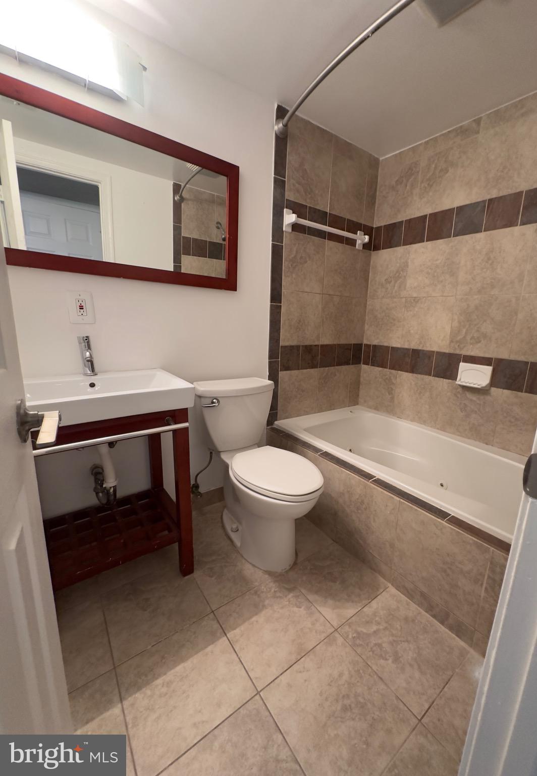 HOLLY HILL CONDOMINIUMS - Residential Lease