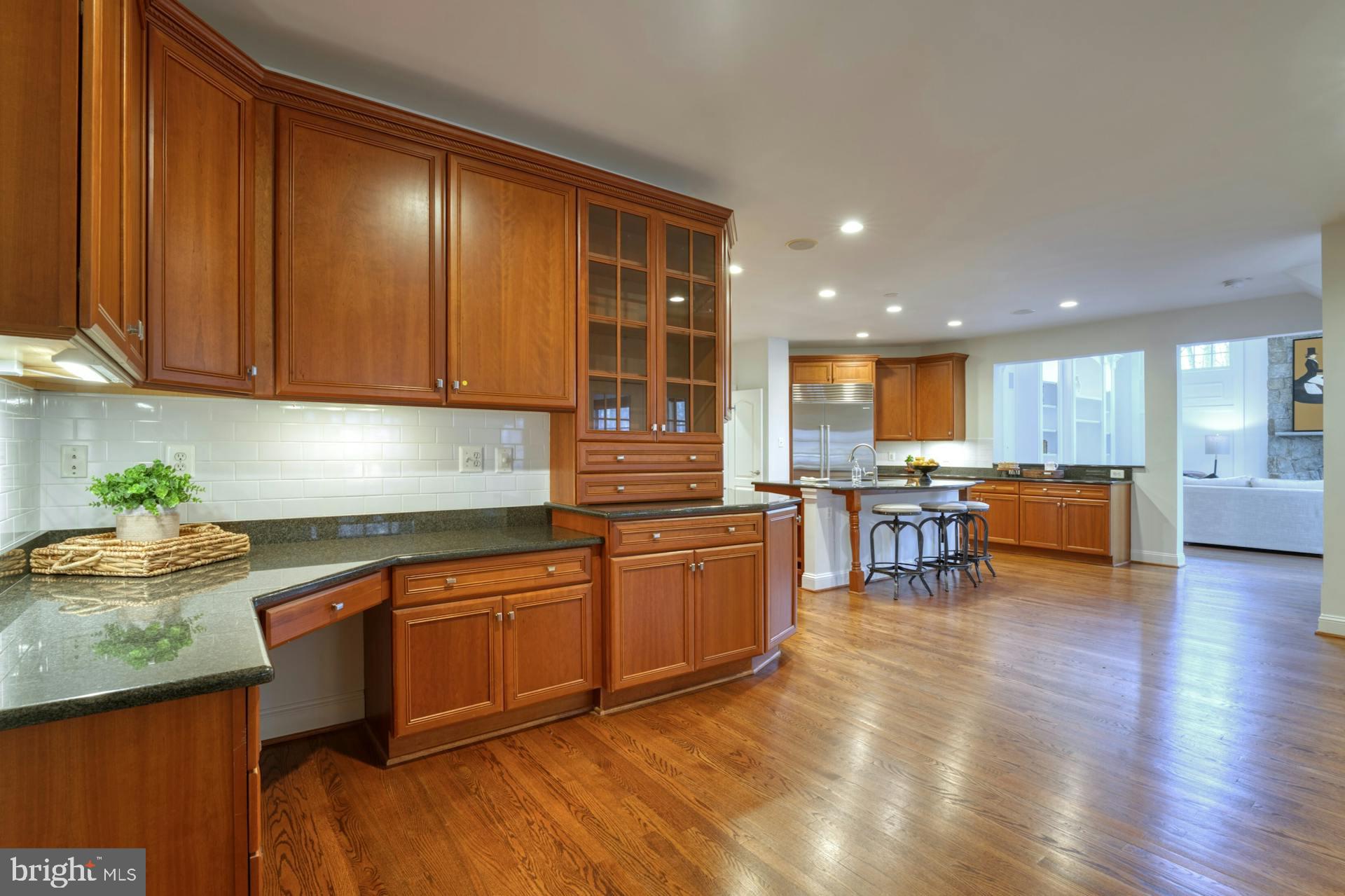 BEACON HILL - Residential