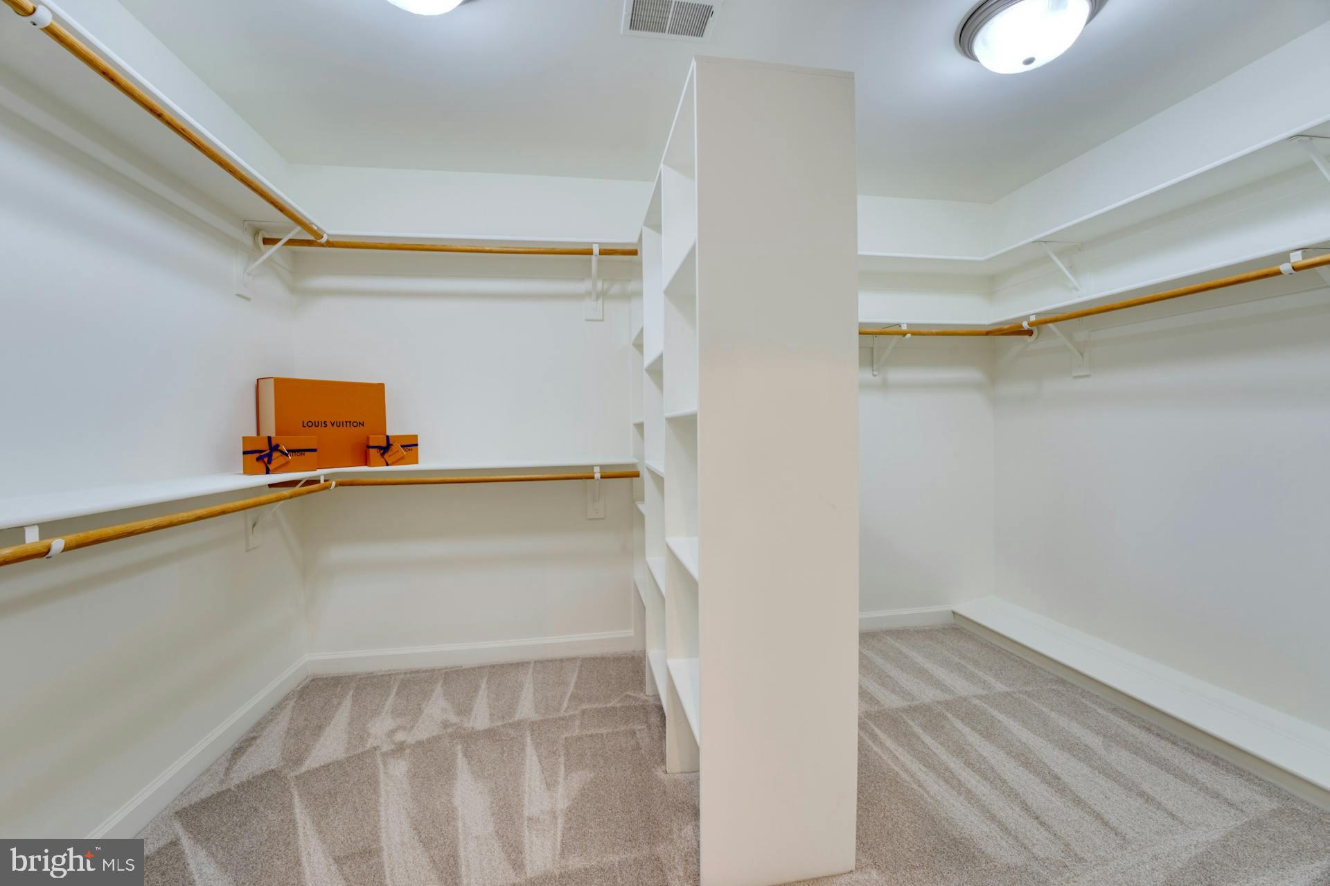 BEACON HILL - Residential