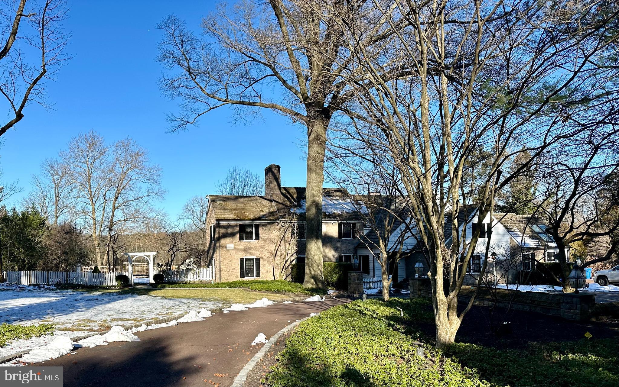 MEADOWBROOK - Residential