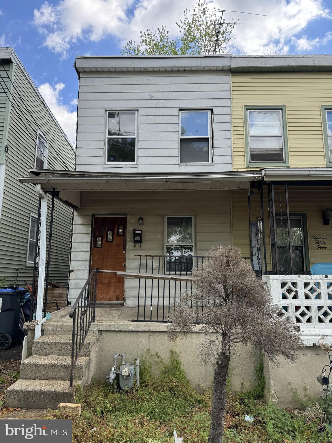 3 Bedroom 1 Bath twin. Home in need of renovation and is being sold as-is. Buyer responsible for U and O. Great opportunity for a fix and flip. Price reflects condition. Power is not on so bring a flashlight for showings.