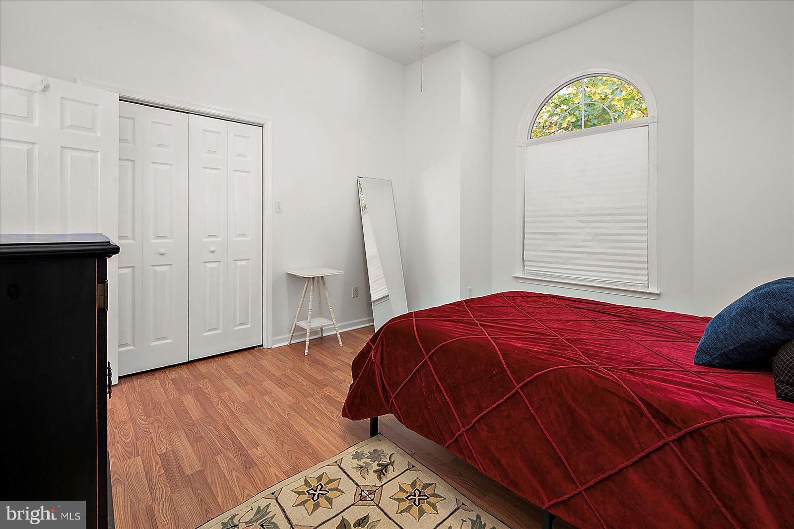 CAPTAIN'S COVE - Residential