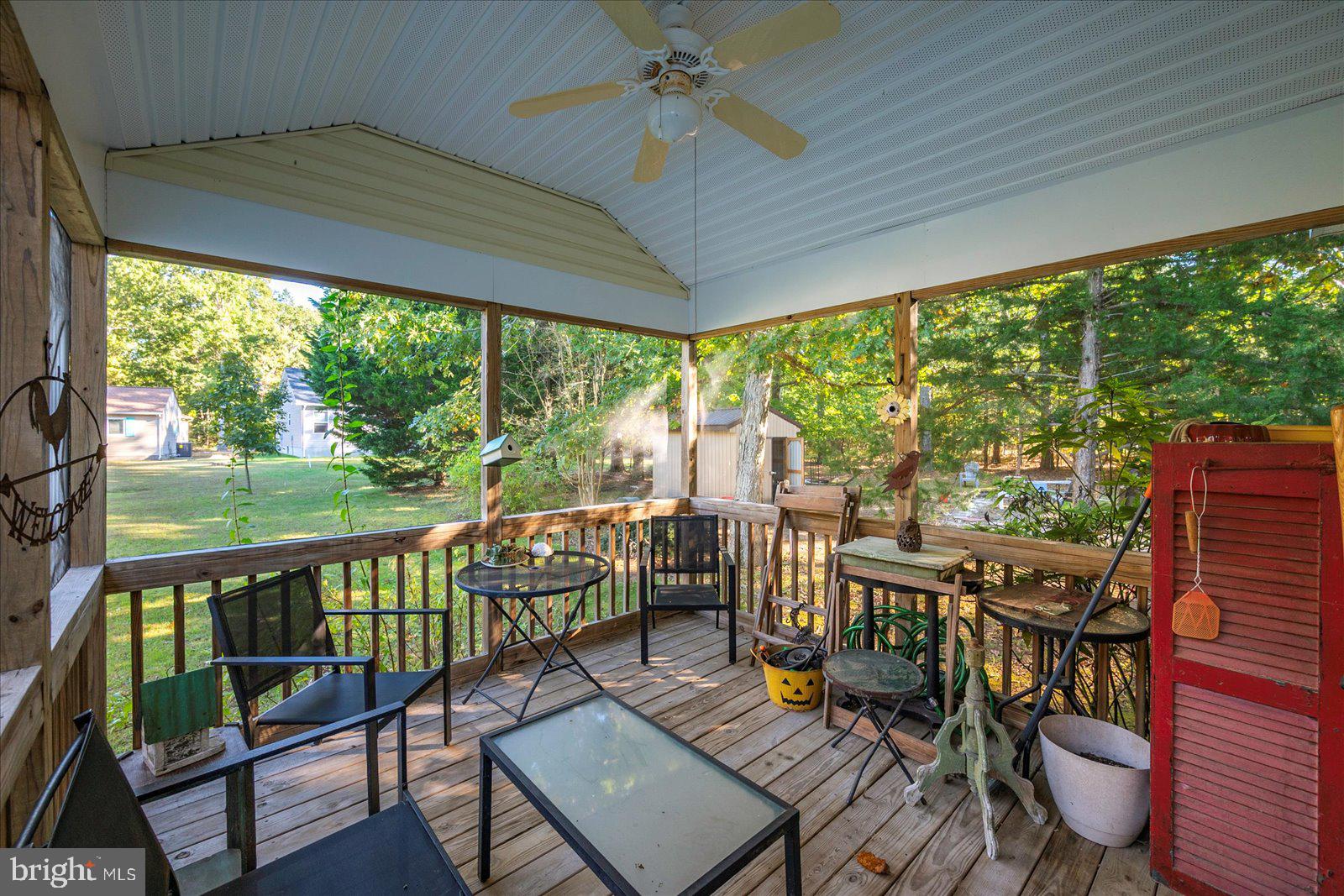 CAPTAIN'S COVE - Residential