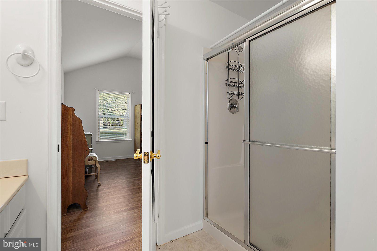 CAPTAIN'S COVE - Residential