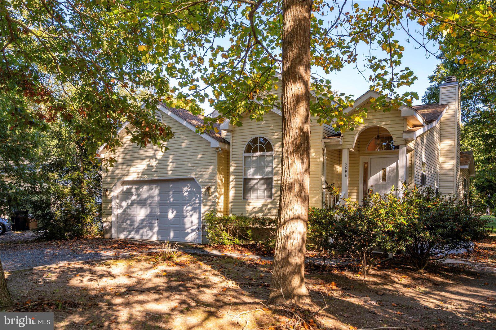 CAPTAIN'S COVE - Residential