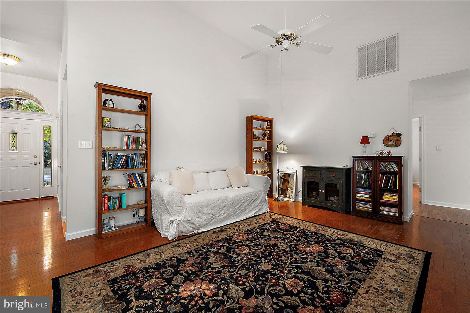 CAPTAIN'S COVE - Residential