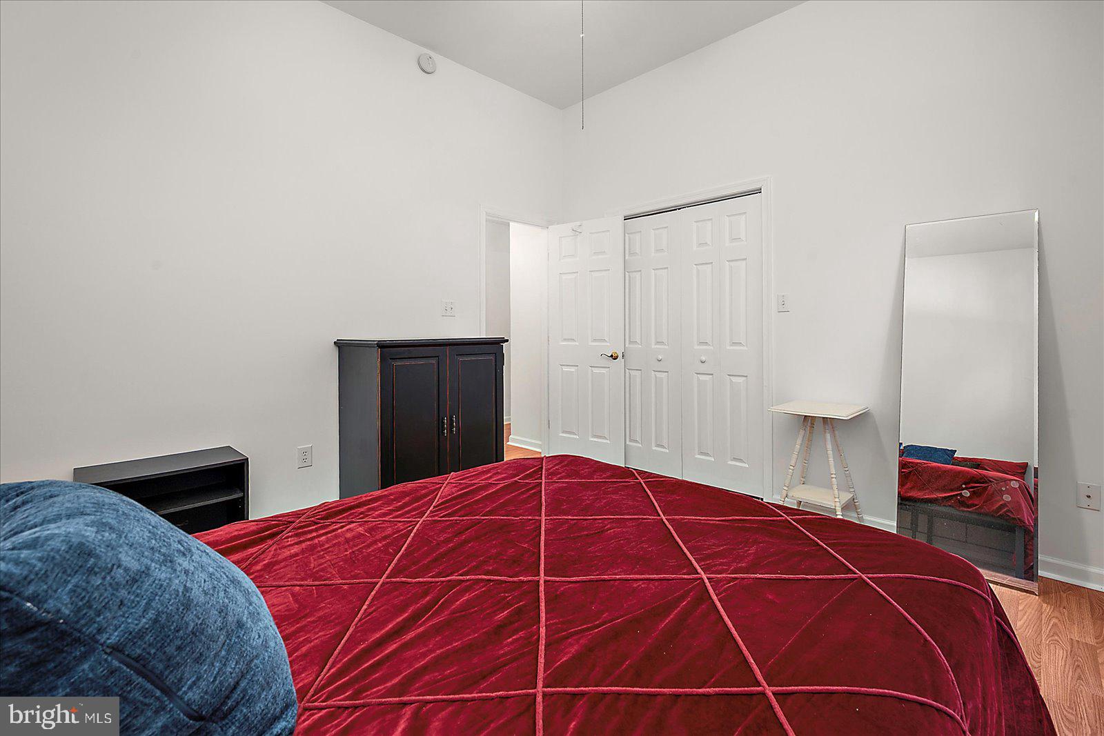 CAPTAIN'S COVE - Residential