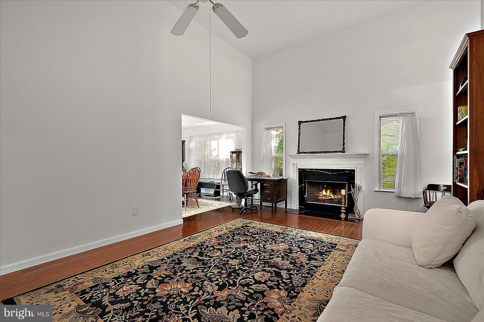 CAPTAIN'S COVE - Residential