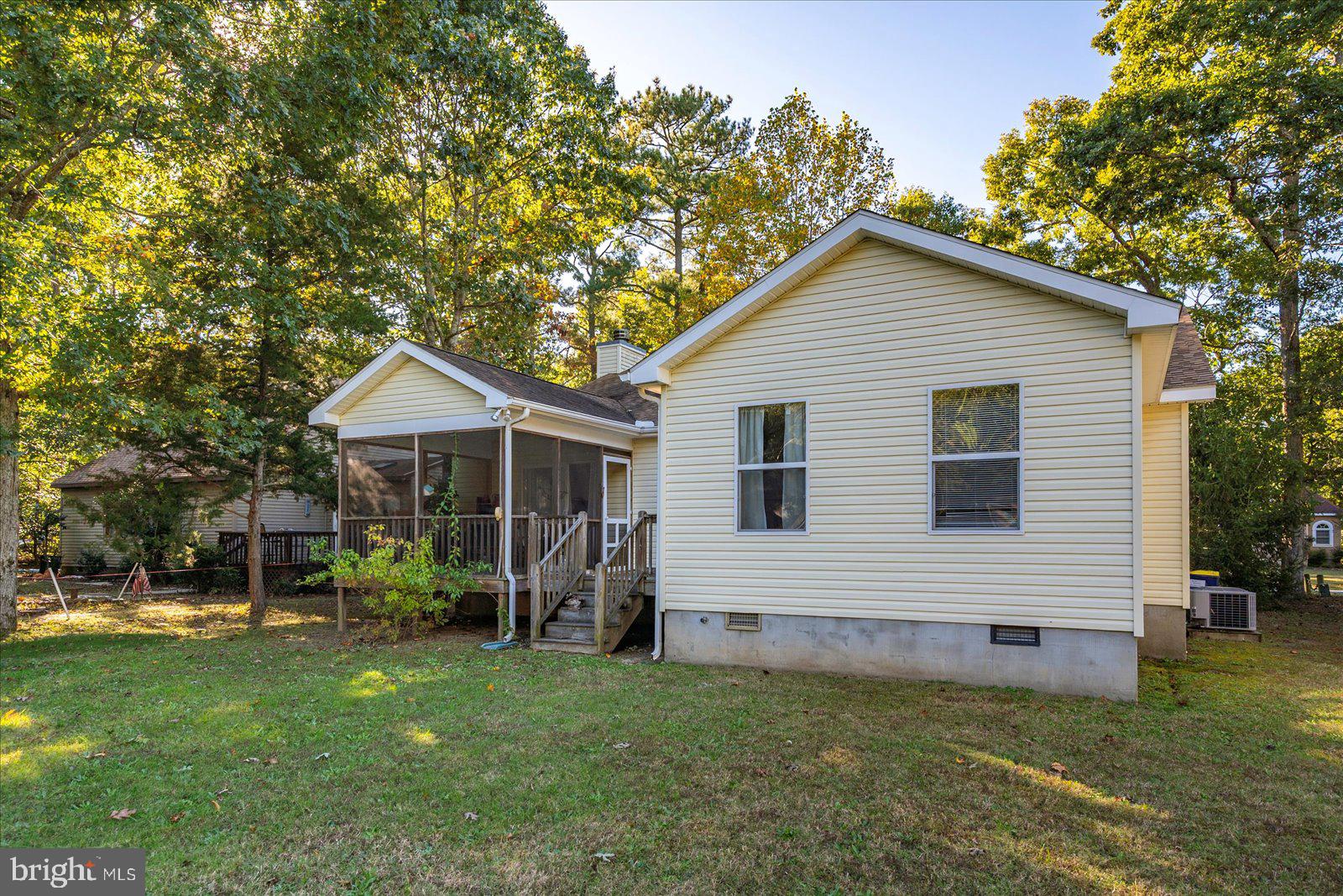 CAPTAIN'S COVE - Residential