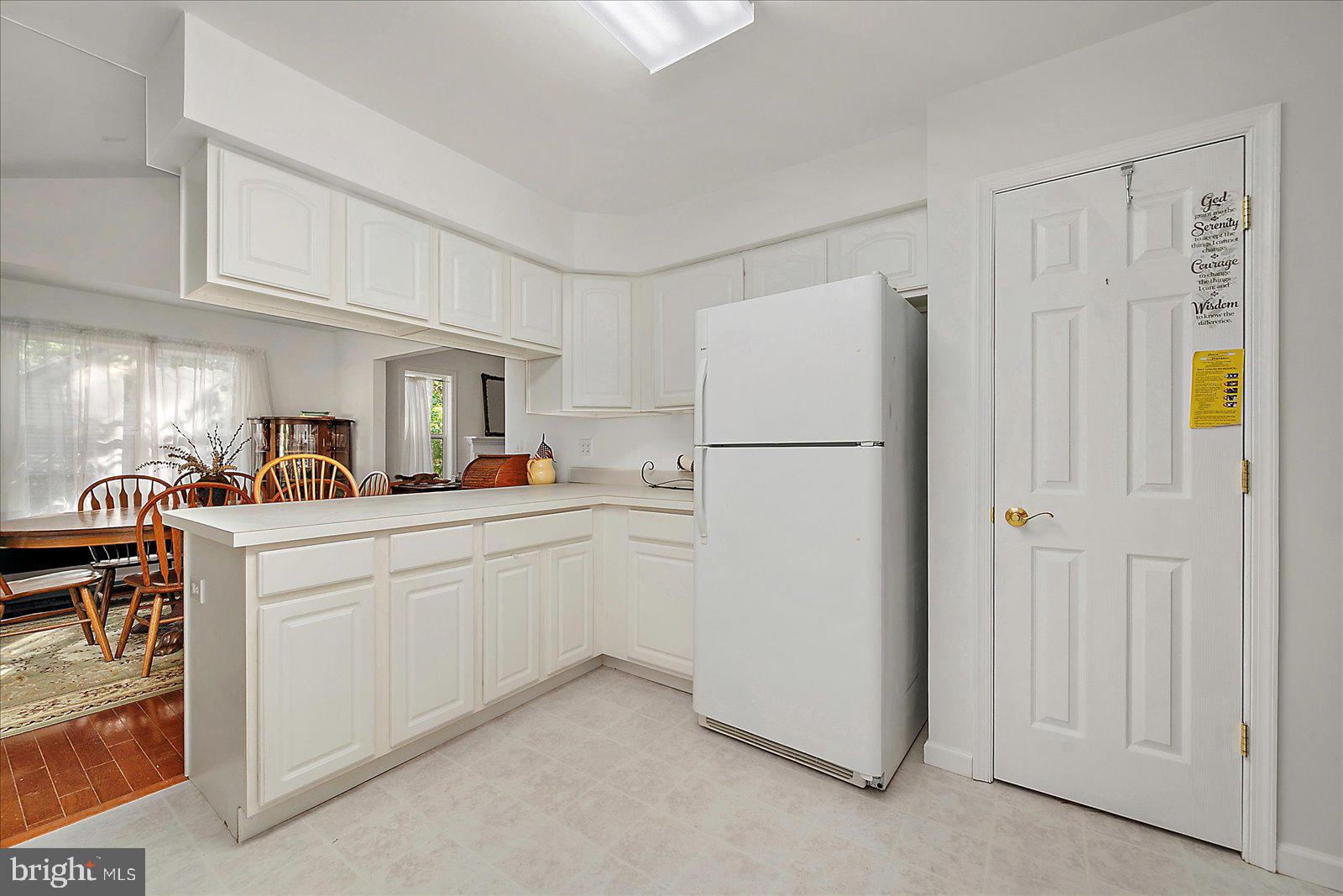 CAPTAIN'S COVE - Residential