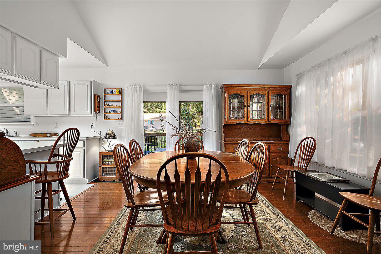 CAPTAIN'S COVE - Residential