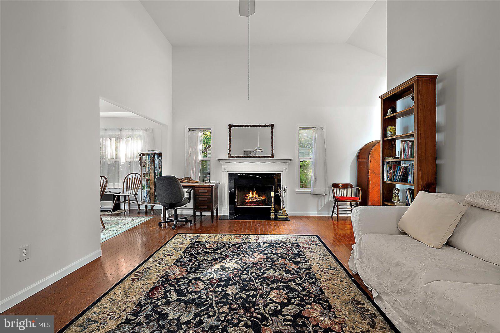 CAPTAIN'S COVE - Residential