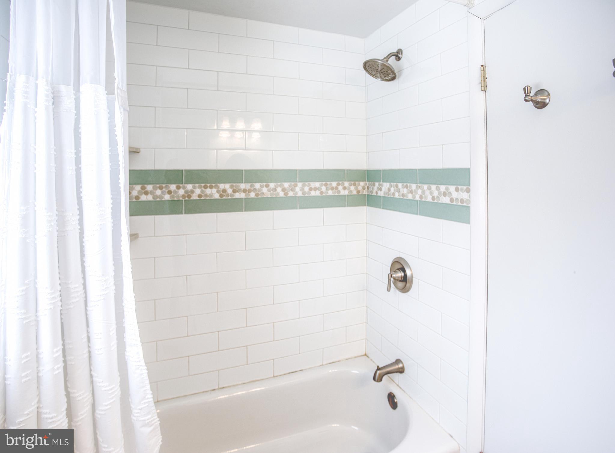 KENILWORTH - Residential