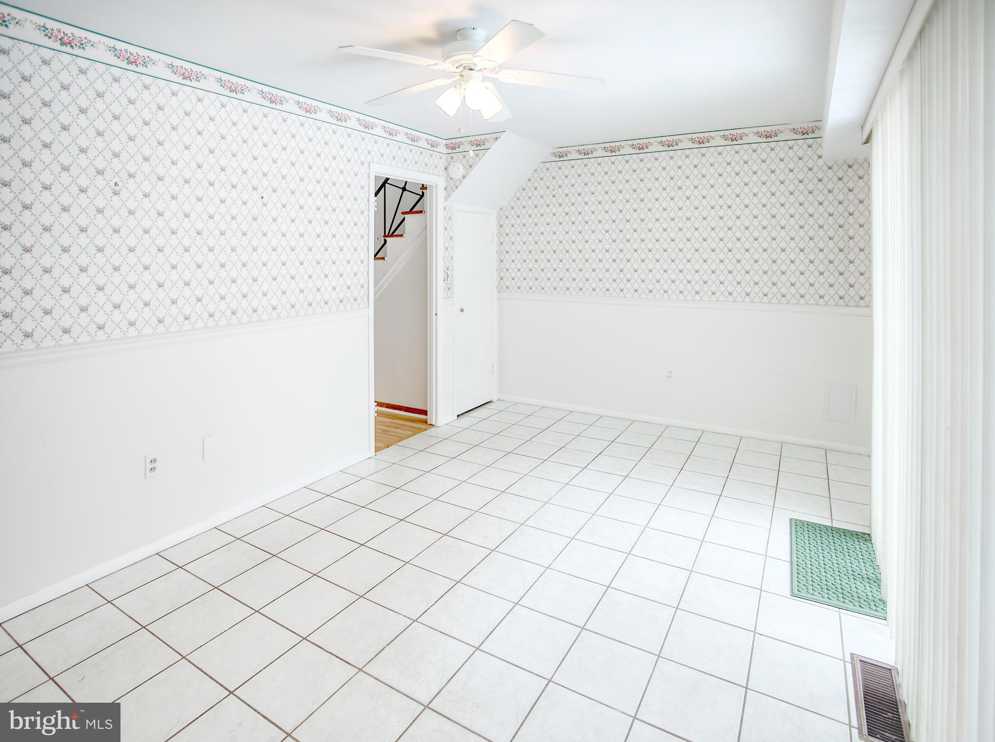 KENILWORTH - Residential