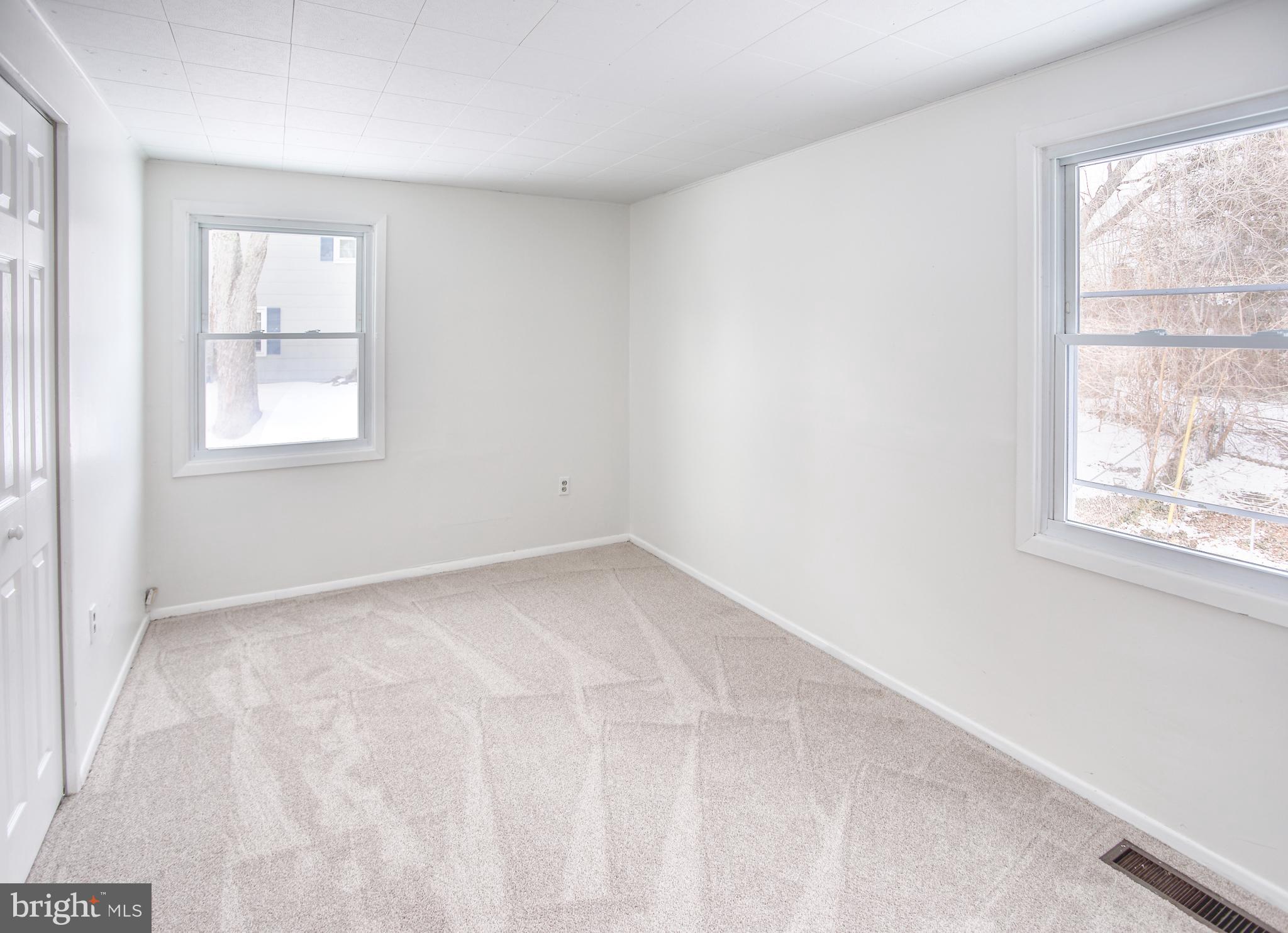 KENILWORTH - Residential