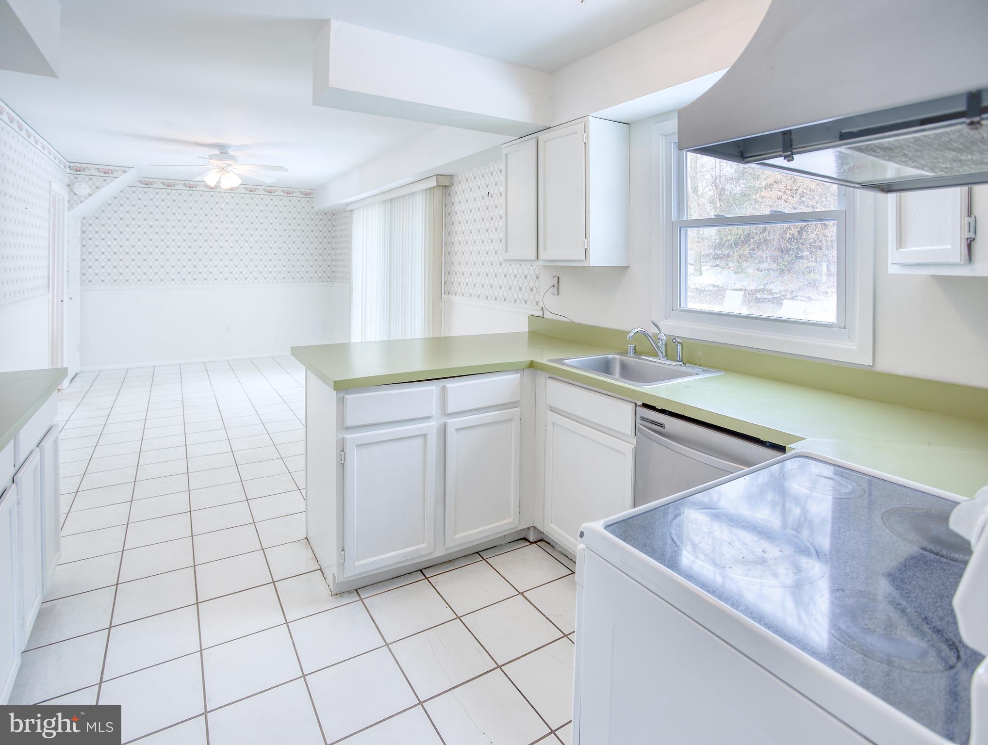 KENILWORTH - Residential