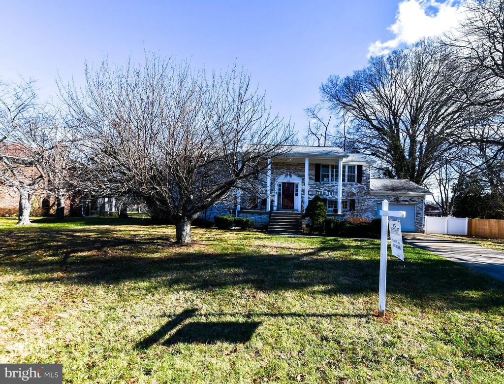 Photo of 650 Broad Creek Drive, FORT WASHINGTON, MD 20744 (MLS # MDPG2185982)