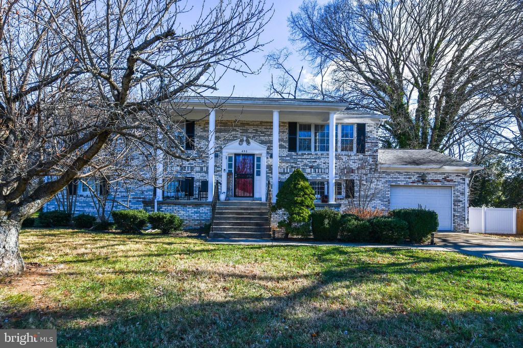 Photo of 650 Broad Creek Drive, FORT WASHINGTON, MD 20744 (MLS # MDPG2185982)
