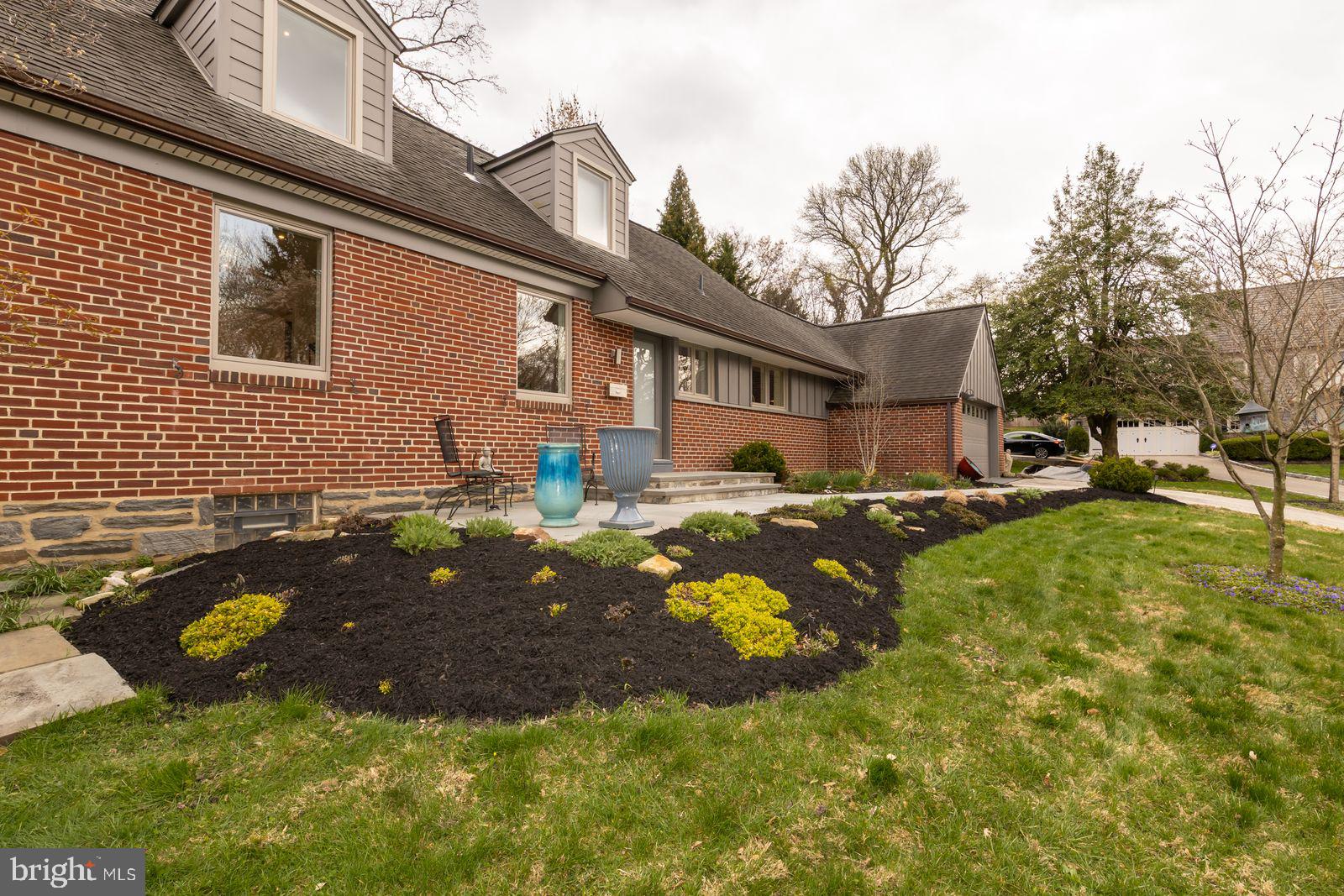 CHESTNUT HILL - Residential