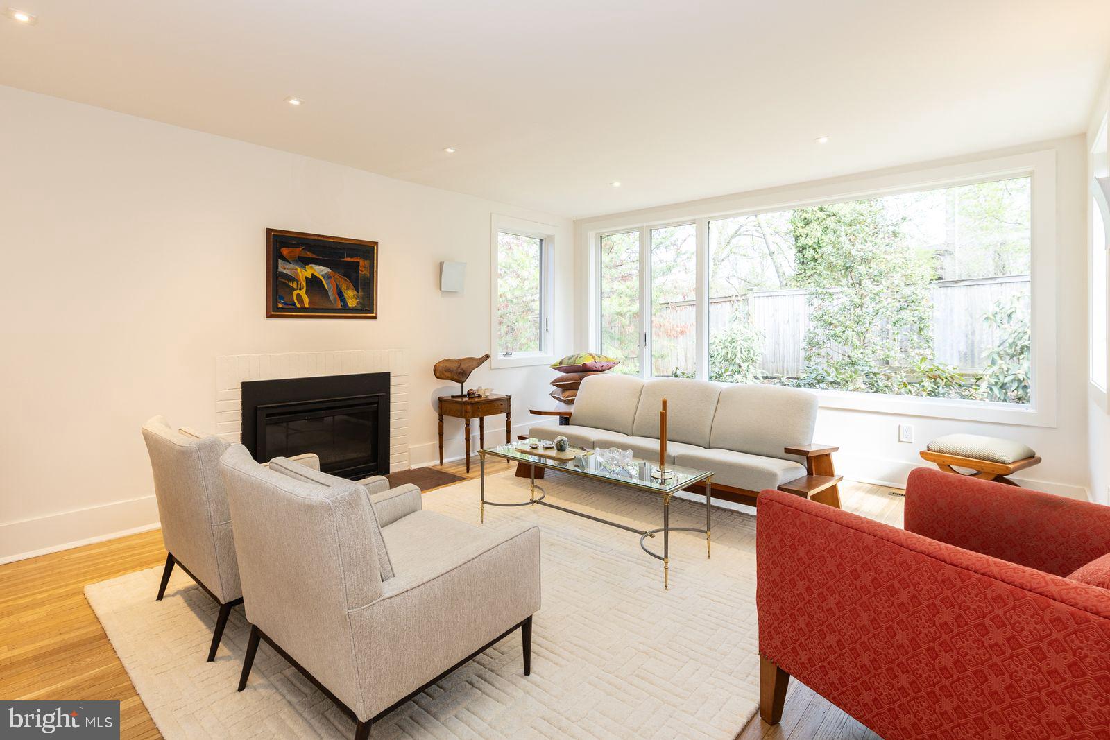 CHESTNUT HILL - Residential