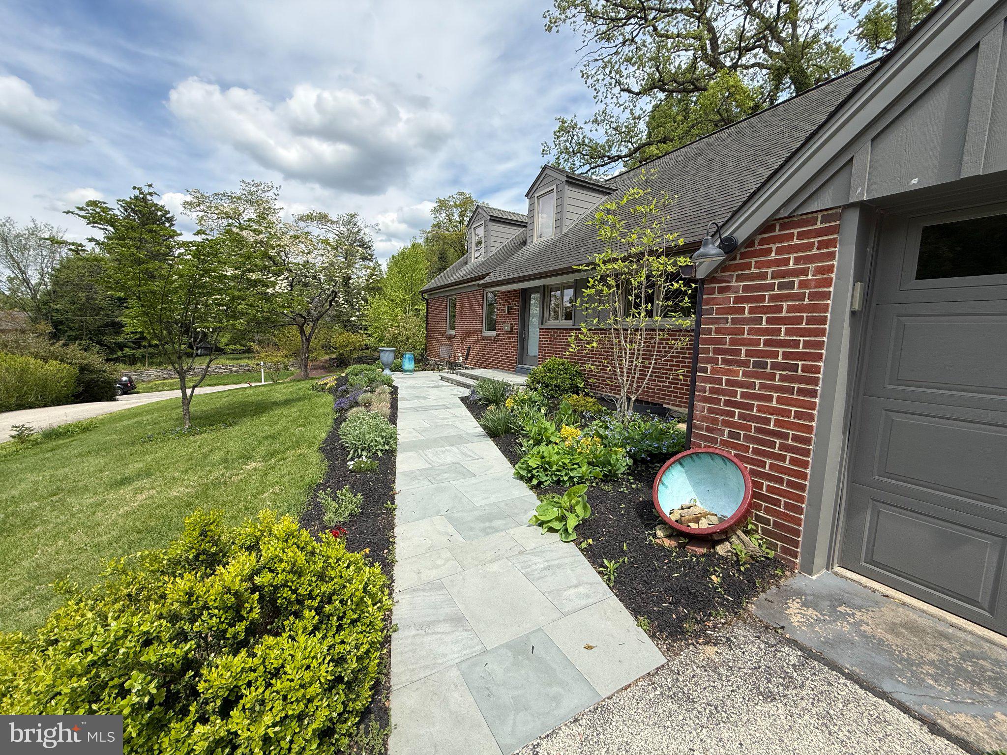 CHESTNUT HILL - Residential