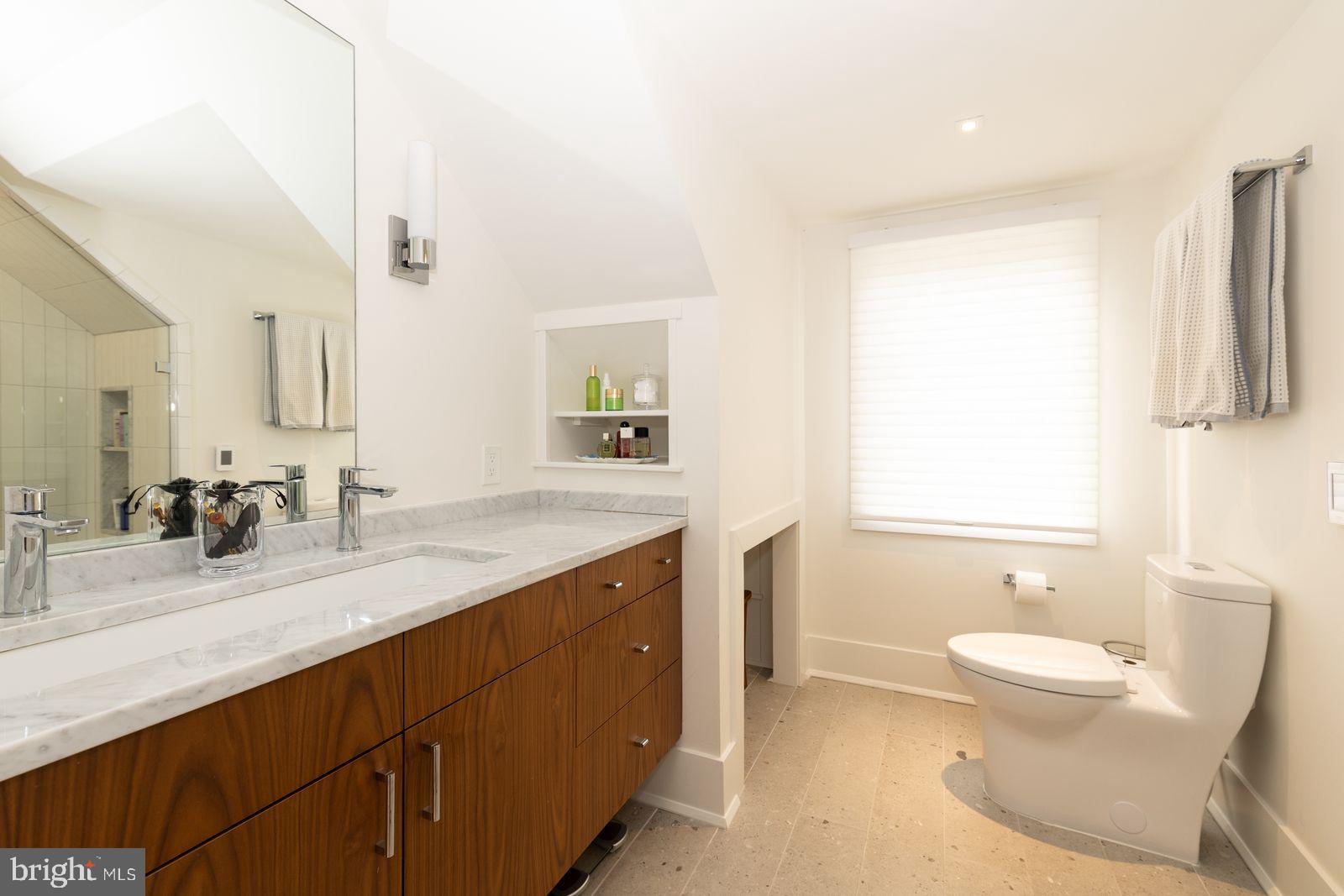 CHESTNUT HILL - Residential