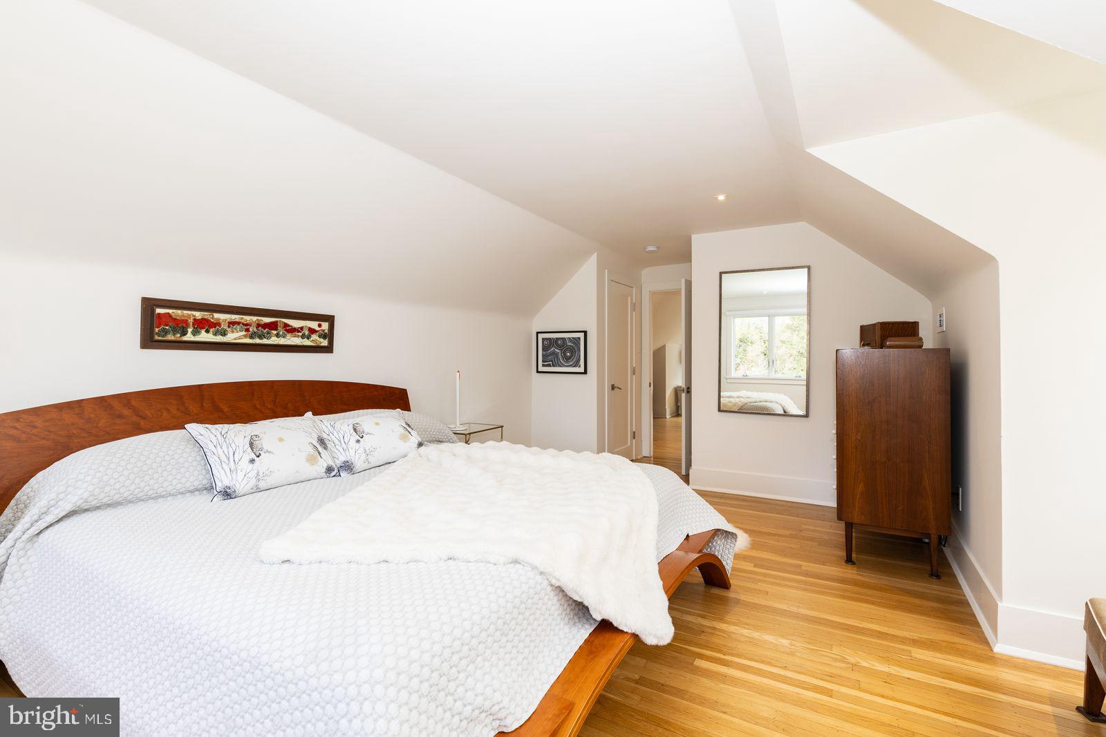 CHESTNUT HILL - Residential