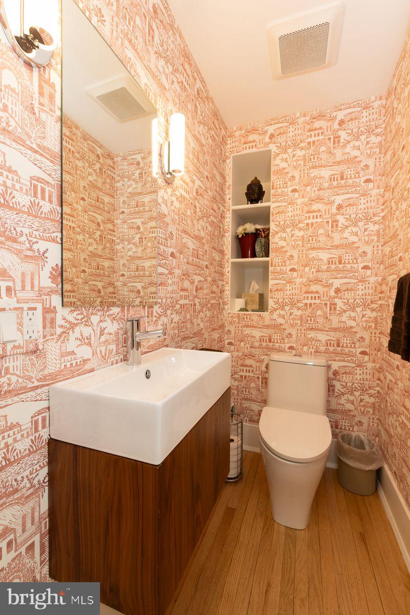 CHESTNUT HILL - Residential